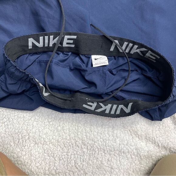 Nike Dri-Fit Standard Fit Men's
Navy Blue Activewear Shorts Size
Large Logo - Picture 8 of 9
